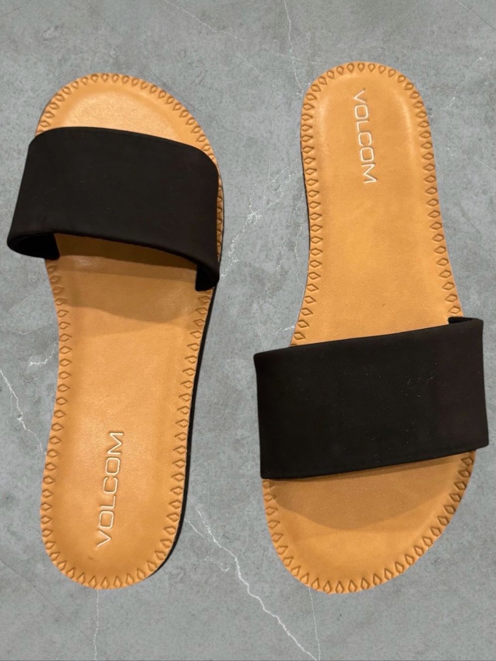 2 for $30 | Volcom Black Simple Slides Sandals with Tan Footbed - Picture 7 of 15